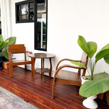Manon Sleepeatdrink Bed & Breakfast Chiang Mai Bagian luar foto