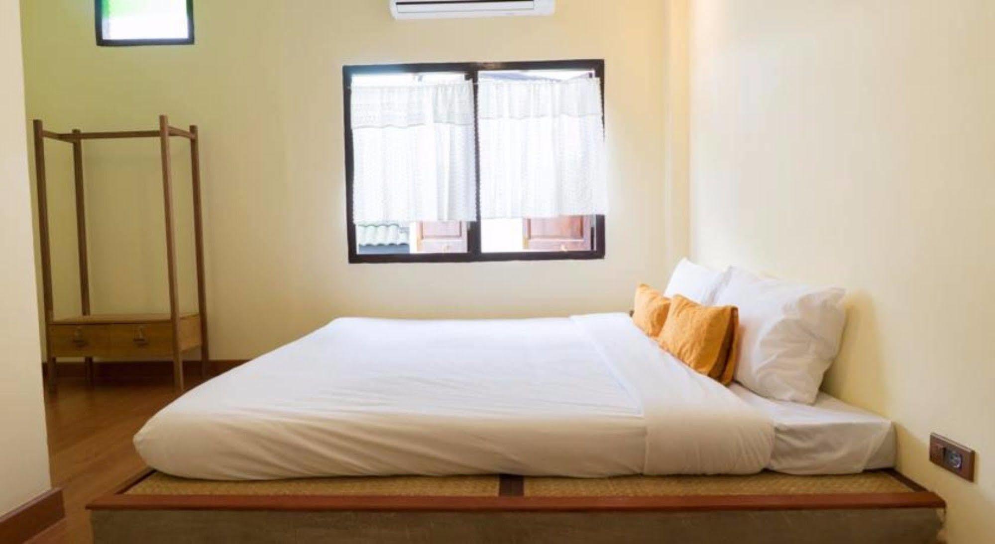 Manon Sleepeatdrink Bed & Breakfast Chiang Mai Bagian luar foto