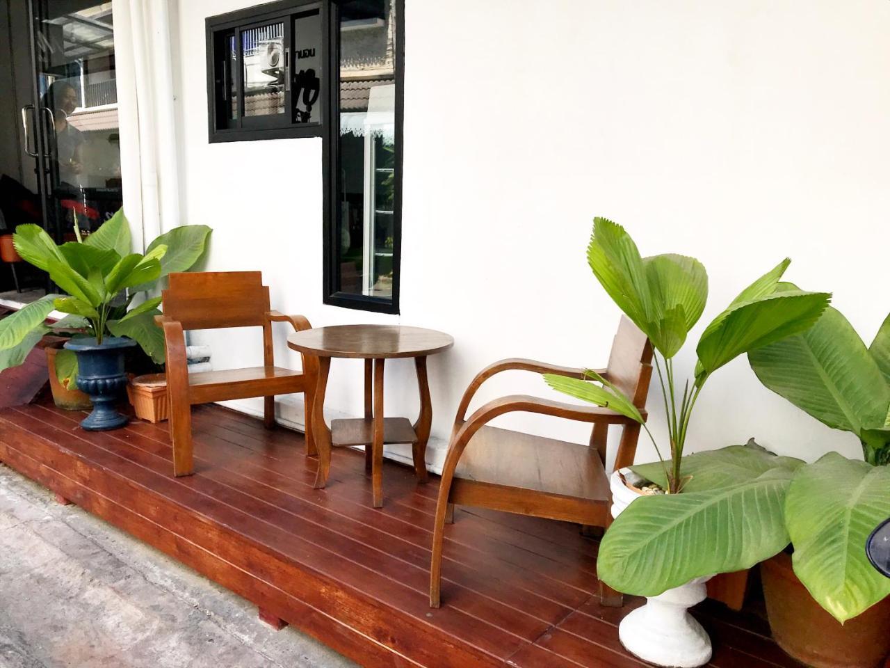 Manon Sleepeatdrink Bed & Breakfast Chiang Mai Bagian luar foto