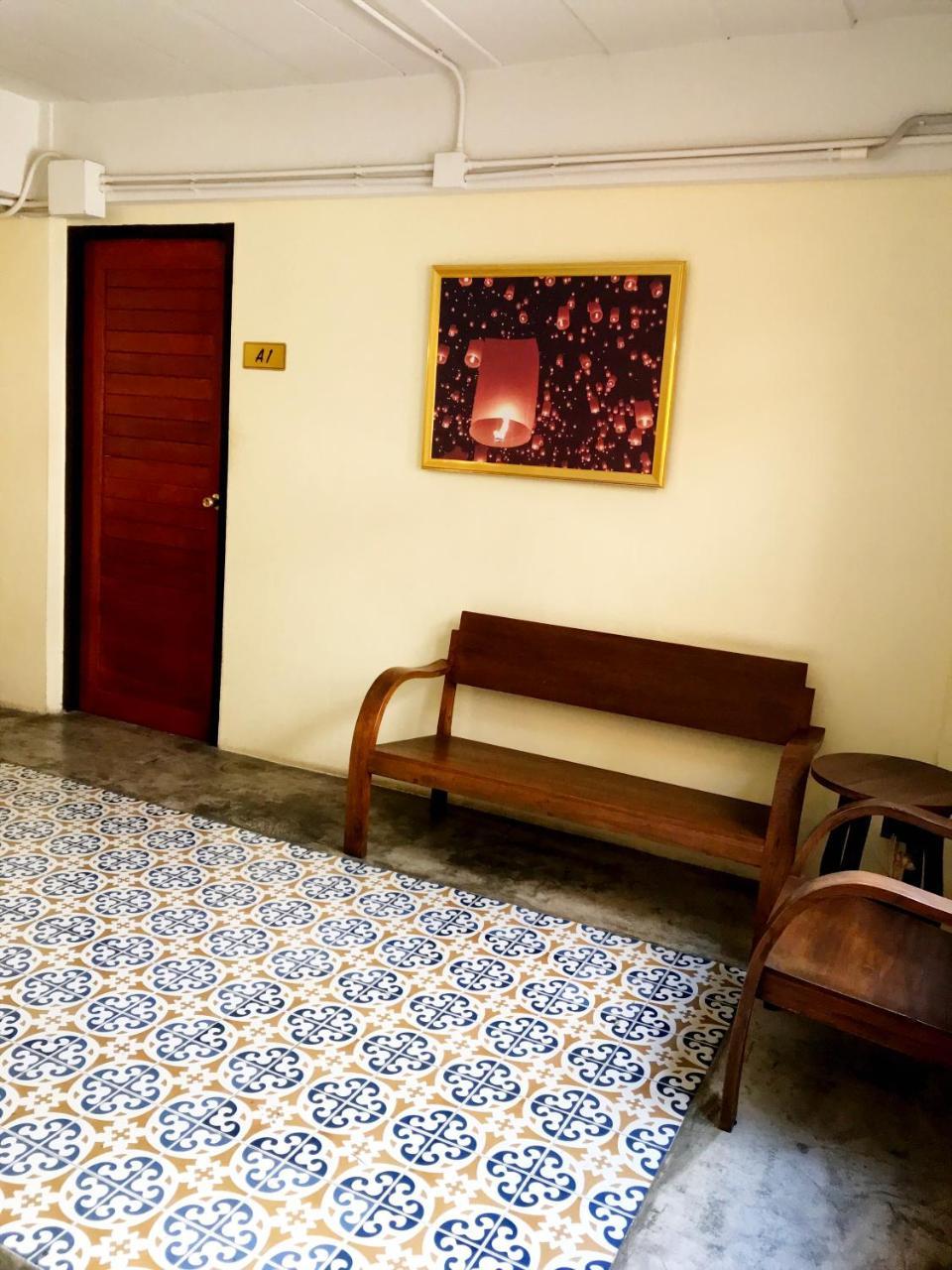 Manon Sleepeatdrink Bed & Breakfast Chiang Mai Bagian luar foto