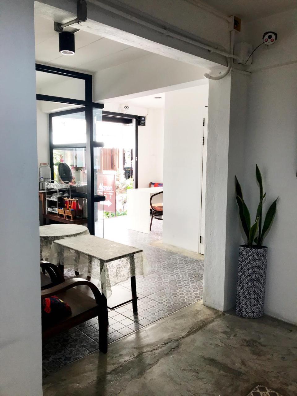 Manon Sleepeatdrink Bed & Breakfast Chiang Mai Bagian luar foto